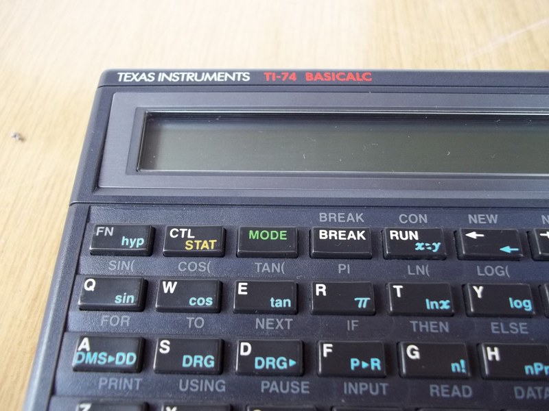 texasinstruments_ti74basicalc_detail.jpg, 188kB