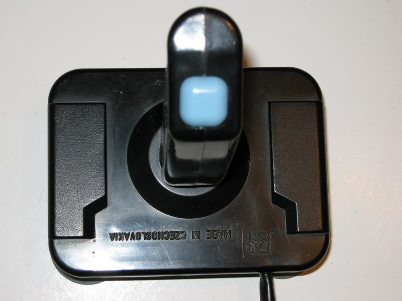 ovladac_joystick_kovodruzstvonachod_modrytlacitko_pred2.jpg, 89 kB